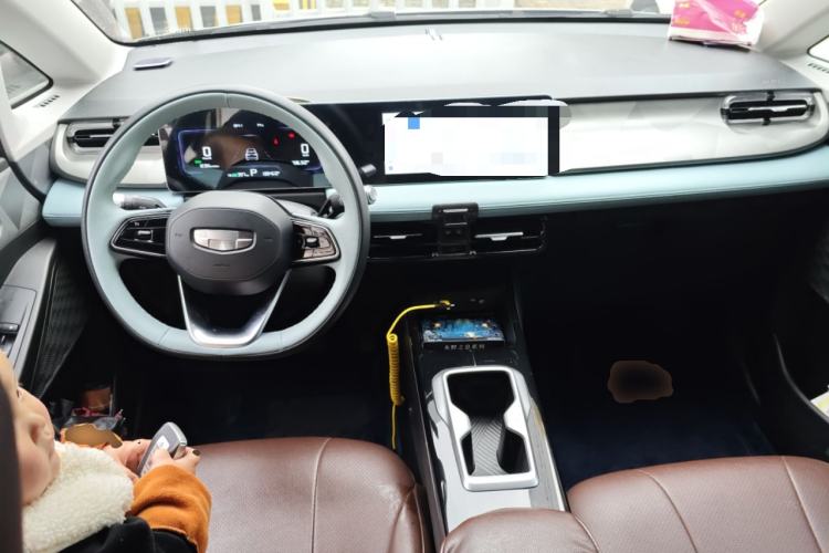 Used Geometry E Firefly 2024 401 km Fluorescent
