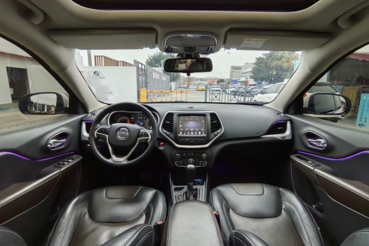 Used Jeep Cherokee 2017 2.0L Superior Edition