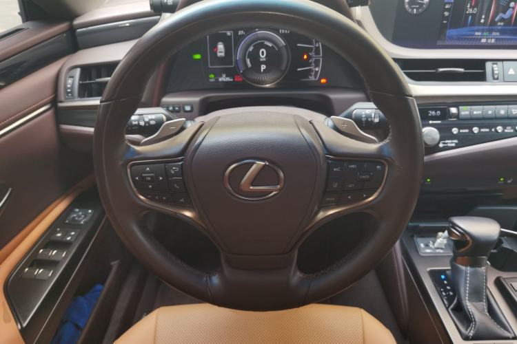 Used Lexus ES 2020 300h Premier Edition Steering Wheel