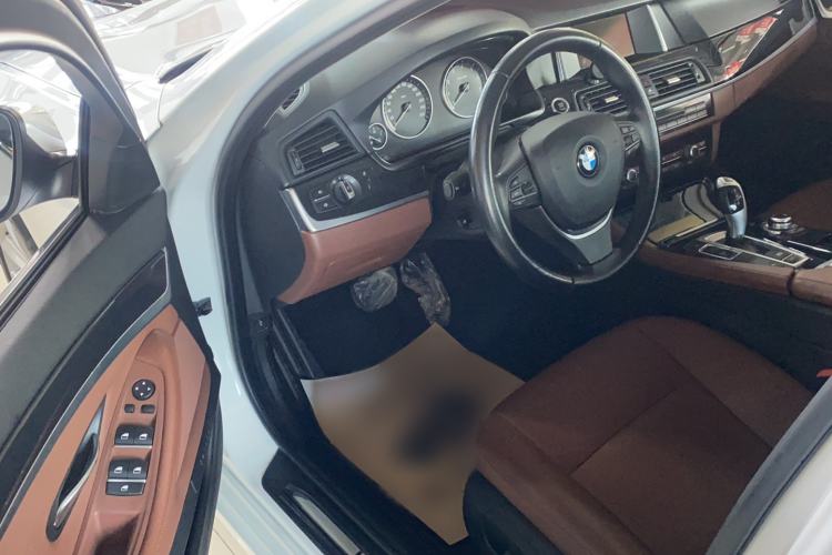 Used BMW 5 Series 2017 520Li Elegant Edition Interior 2