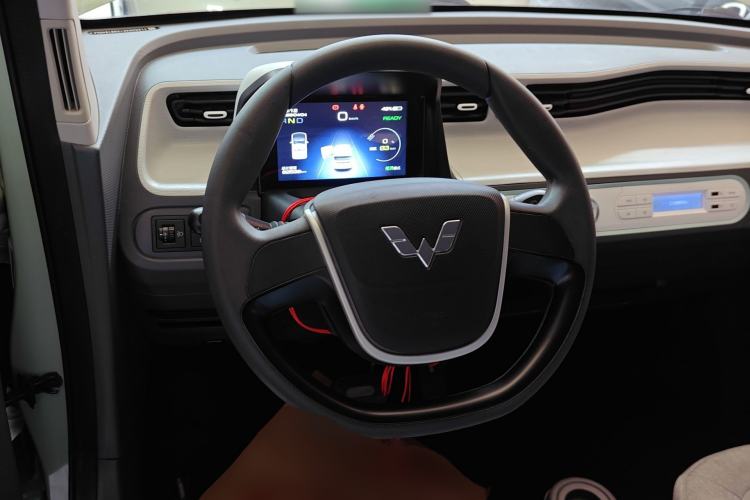 Used Wuling Hongguang MINIEV 2021 Macaron Premium Model – Lithium Iron Phosphate Steering Wheel