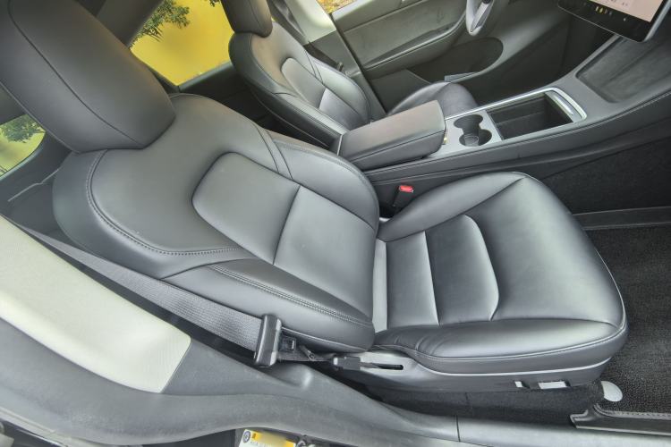 Used Tesla Model Y 2022 Rear-Wheel-Drive Version
