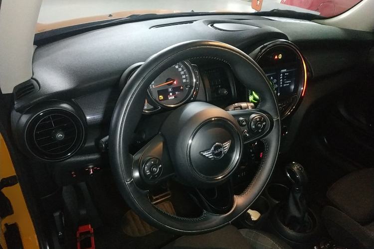 Used MINI MINI 2016 1.5T COOPER Avant-Garde