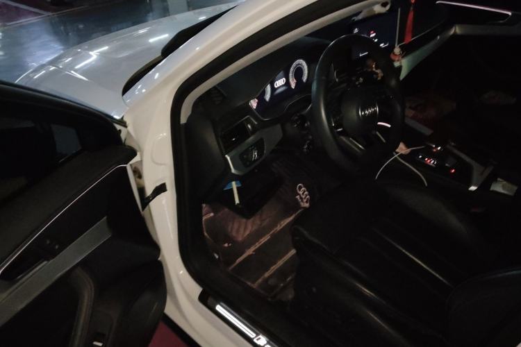 Used Audi A4L 2022 40 TFSI Luxury Dynamic Model
