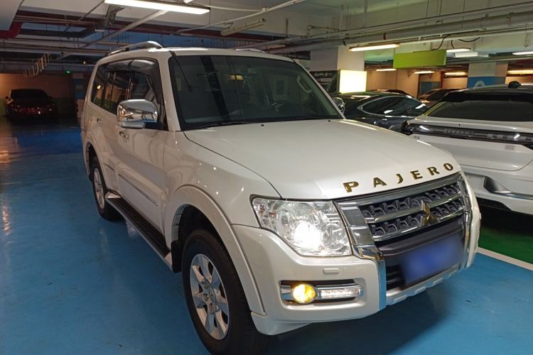 Used Mitsubishi Pajero 2018 3.0L Automatic Standard Edition
