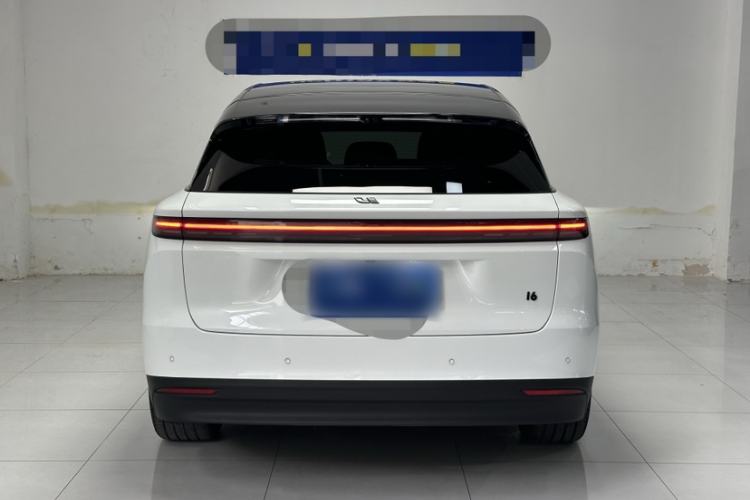 Used Li Auto i6 2025 Model Four-Wheel-Drive Standard Type
