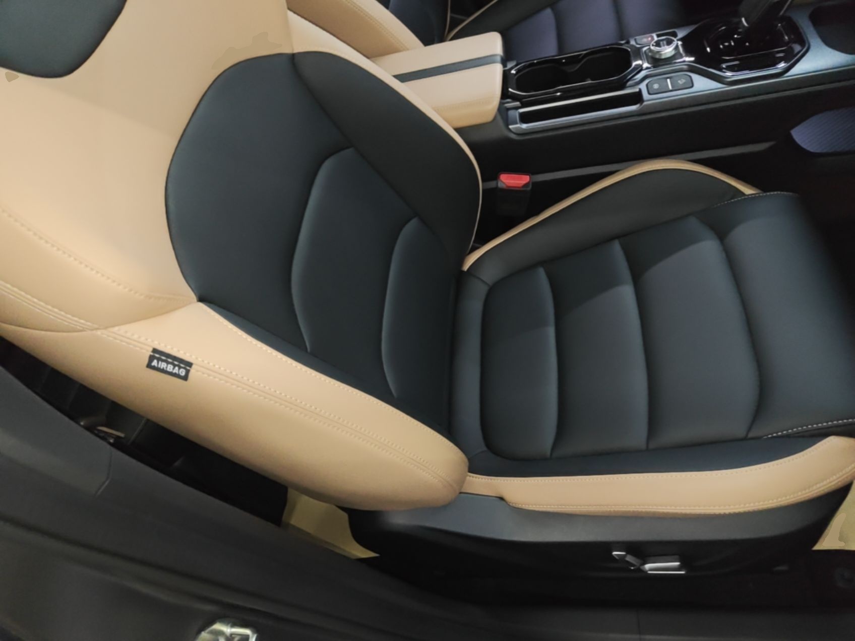 Geely Auto icon 2025 Linglong 1.5TD Jinxi Edition — снимка 19
