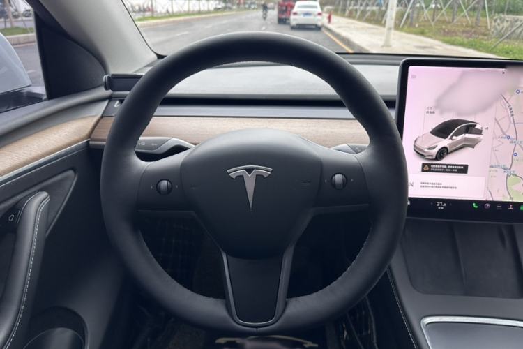 Used Tesla Model Y 2021 Long-Range All-Wheel-Drive Version