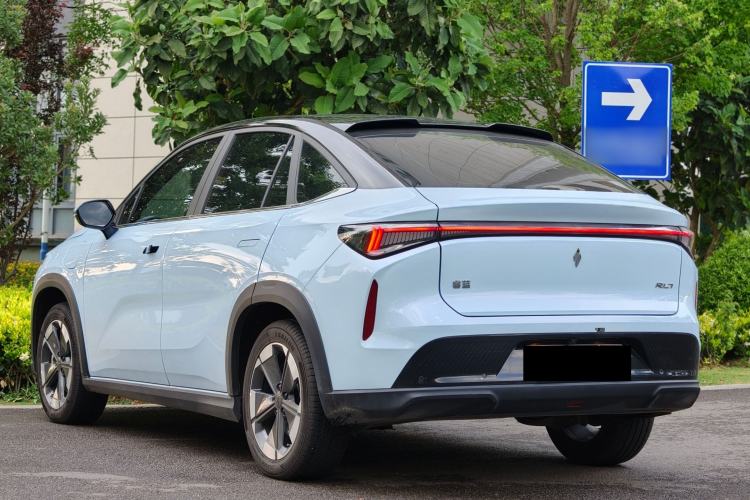 Used Livan 7 2023 450 km – Chasing Clouds