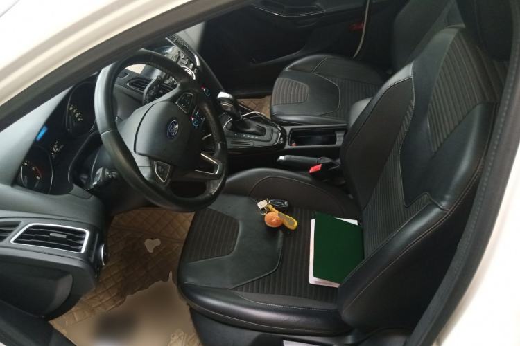 Used Ford Focus 2015 Hatchback 1.6L Automatic Fashion Edition
