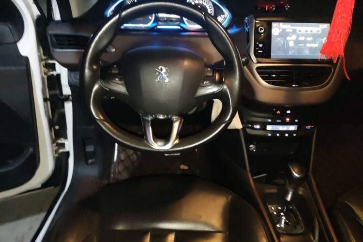 Used Peugeot 2008 2014 1.6L Automatic Navigation Edition Steering Wheel