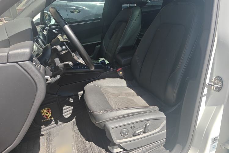 Used Porsche Macan 2017 Macan 2.0T Left Front Seat