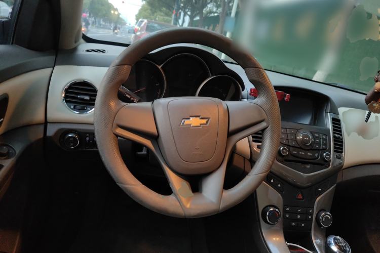 Used Chevrolet Cruze 2015 1.5L Classic SE MT
