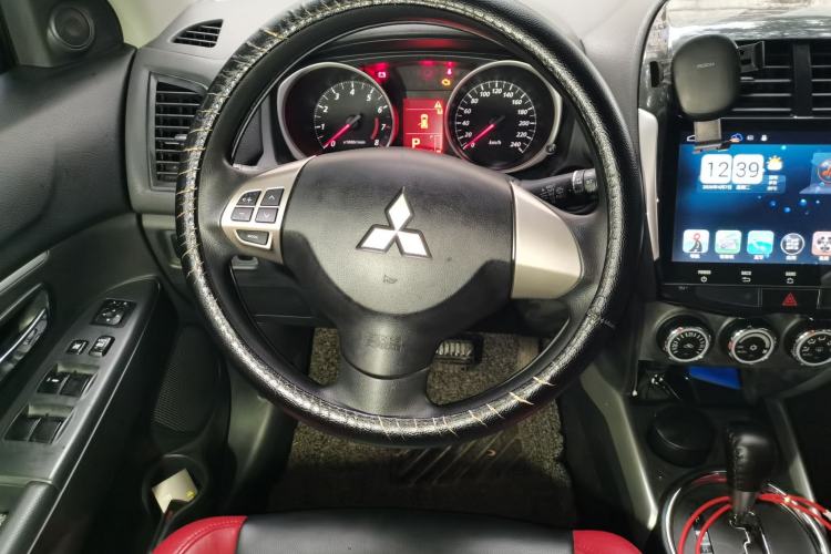 Used Mitsubishi ASX 2013 2.0L CVT Two-Wheel Drive Elite Edition Steering Wheel