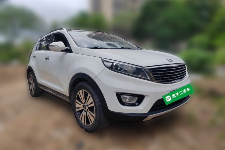 Used Kia Sportage R 2016 2.0L Automatic Two-Wheel Drive DLX Front Right 45 Deg