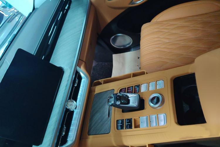 Used Tank 500 New Energy 2025 Hi4-Z Audio And AC Panel