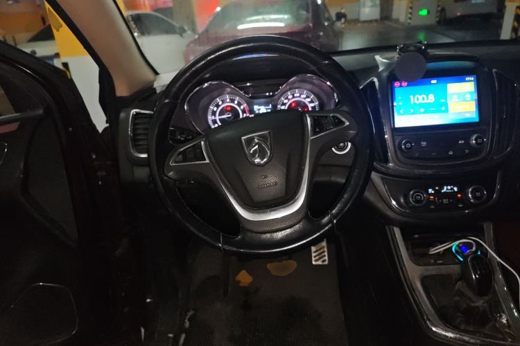 Used Baojun 560 2015 1.8L manual luxury version