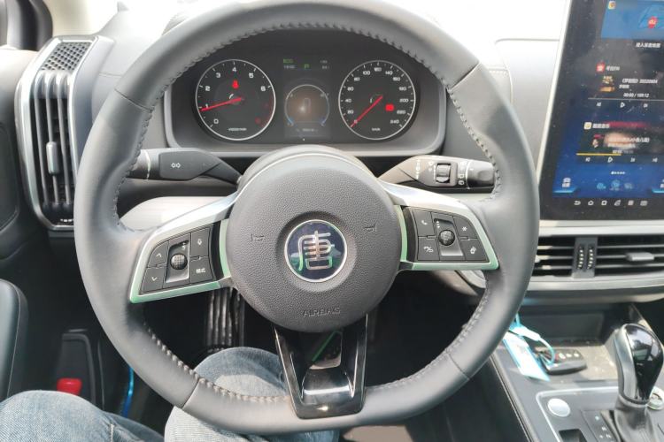 Used BYD Tang 2018 2.0T Automatic SmartConnect Luxury Edition 5 Seats China V Standard