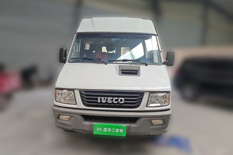 Used Iveco Daily 2017 2.5T A35 Passenger Van 5-7 Seats Model 47Z5 Front