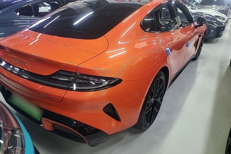 Used Xiaomi Auto SU7 2024 Four-Wheel Drive Ultra-Long Range Advanced Intelligent Driving Max Edition