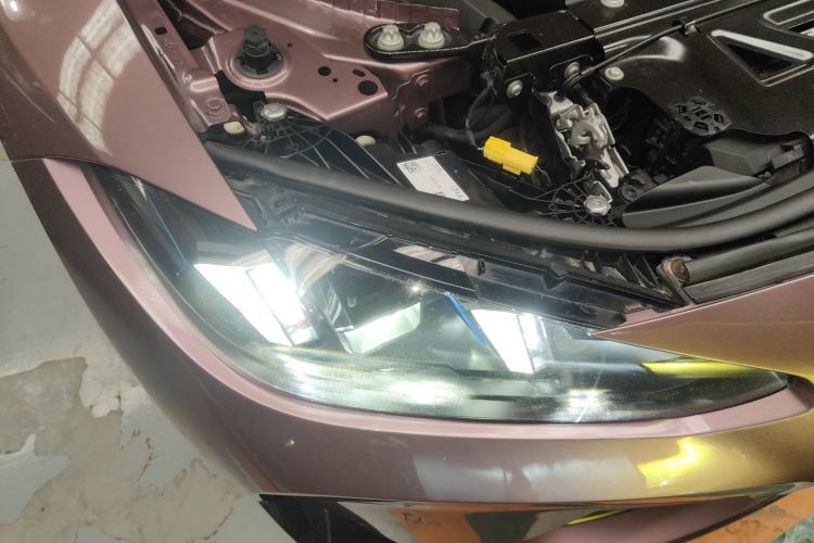 Used BMW M4 2024 M4 Convertible Coupe M xDrive Thunder Edition Right Front Headlight