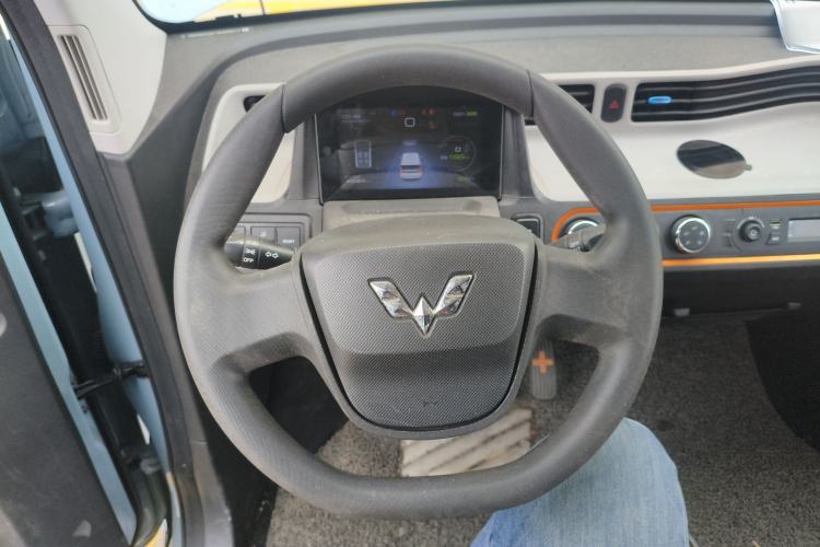 Used Wuling Hongguang MINIEV 2020 Enjoyment Model Lithium Iron Phosphate Steering Wheel