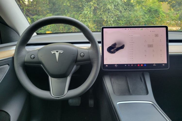 Used Tesla Model Y 2021 Long-Range All-Wheel-Drive Version 3D7 Steering Wheel