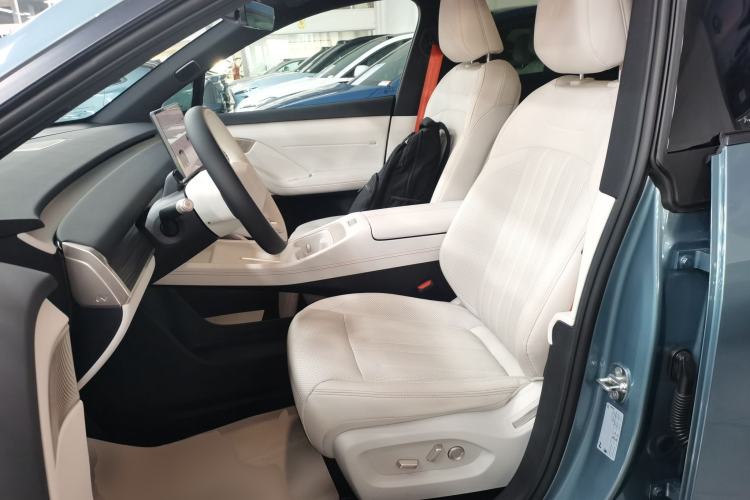 Used ONVO L60 2024 60 kWh Rear-Drive Version