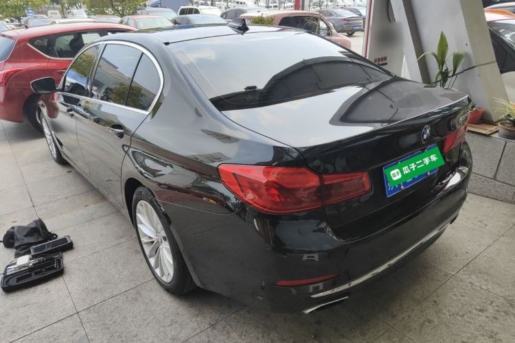 Used BMW 5 Series 2019 Facelifted 530Li Luxury Edition Premium Package
