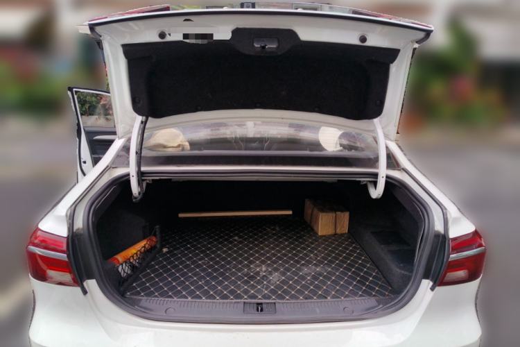 Used Roewe i6 New Energy 2017 45T Hybrid Connective Smart Luxury Edition
