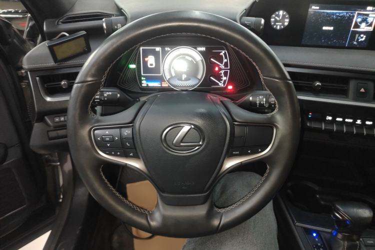 Used Lexus UX 2020 260h Explore-Cool Edition
