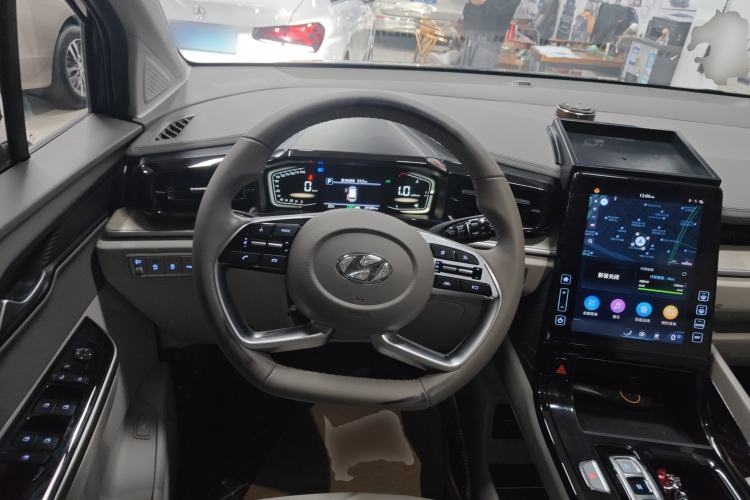 Used Hyundai Custo 2021 270TGDi Prestige LUX Steering Wheel