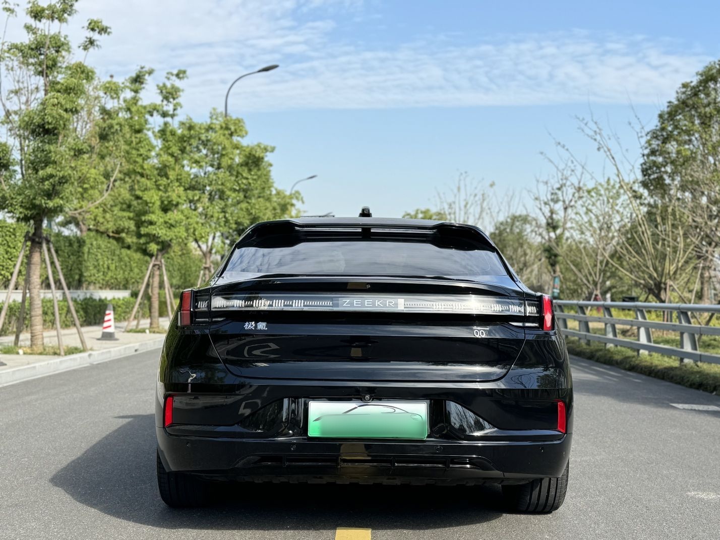 Zeekr 001 2023 WE Edition 86 kWh — снимка 12