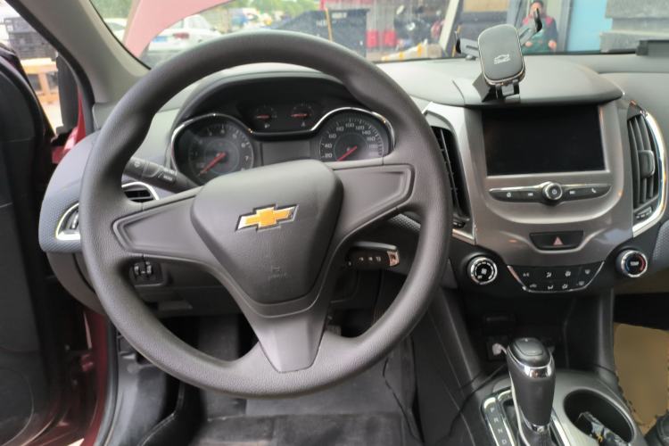 Used Chevrolet Cruze 2018 320 Automatic Pioneer Sunroof Edition