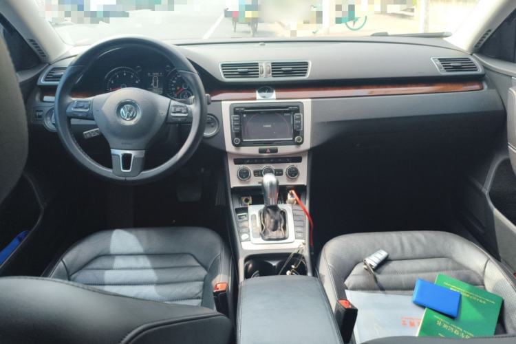 Used Volkswagen Magotan 2012 Travel Edition 2.0 TSI Luxury Version Center Console