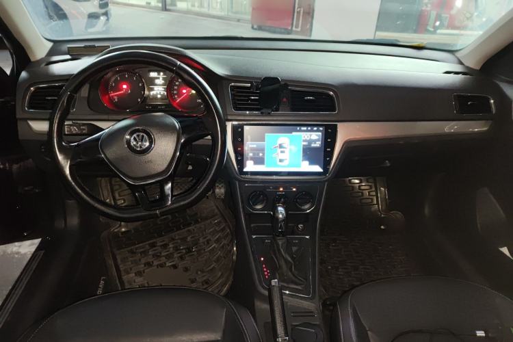 Used Volkswagen Lavida 2015 230TSI DSG Comfort Edition Center Console