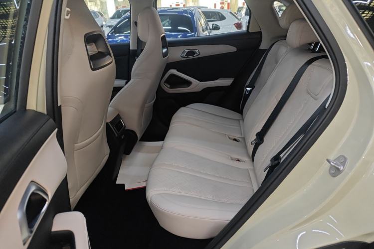 Used BYD Yuan UP 2025 Intelligent Driving Version 401 km Leading Edition