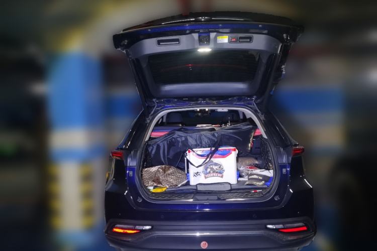 Used Toyota Harrier 2022 2.0L CVT Two-Wheel Drive Deluxe Edition Trunk