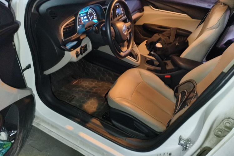 Used Buick GT 2017 15N Automatic Elite Version Driver Seat