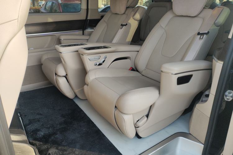 Used Mercedes-Benz V-Class 2021 V 260 Avantgarde Edition