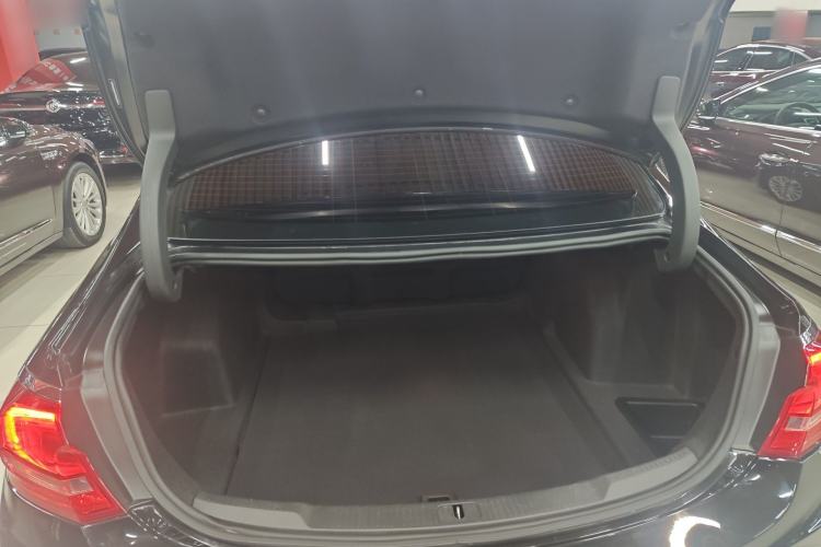 Used Buick LaCrosse 2016 28T Luxury Version Trunk