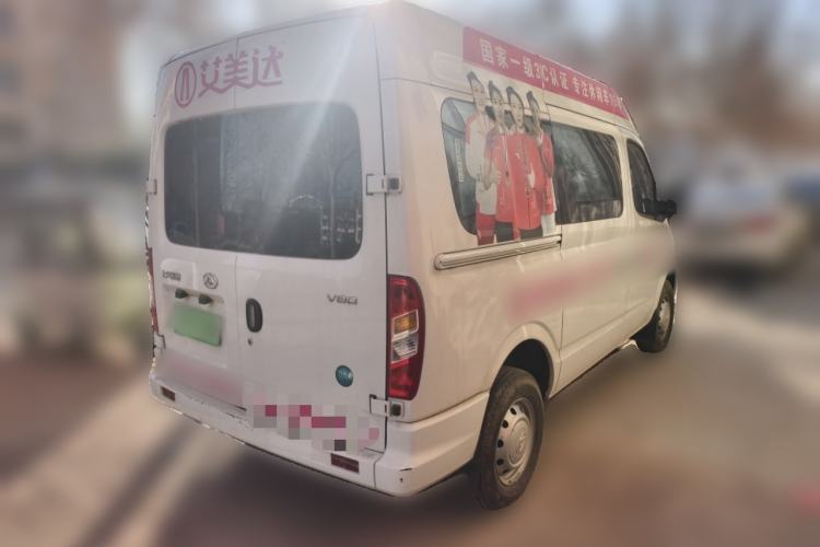 Used SAIC MAXUS Xintu V80 2023 2.0T Manual Classic Aoyuntong Short Wheelbase Mid-Roof 5/6-Seater