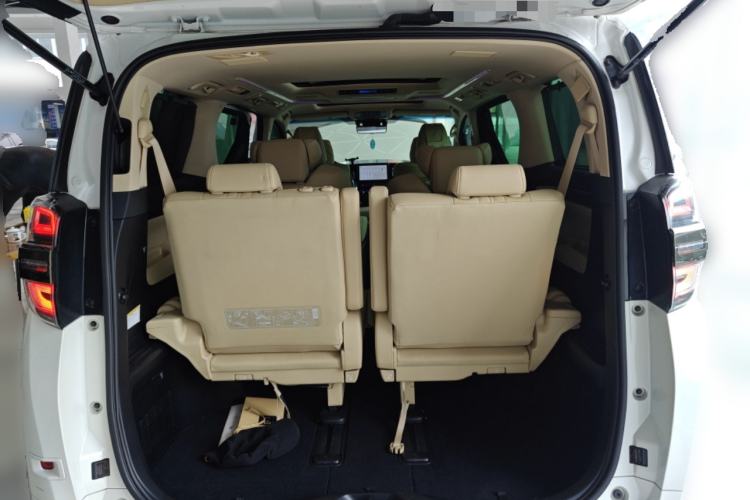 Used Toyota Vellfire 2023 Crown Dual-Engine 2.5L HV Ultimate Edition Trunk