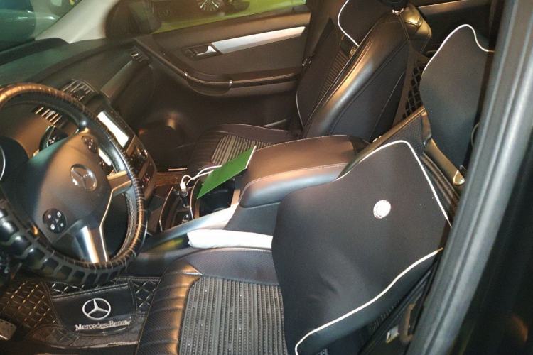 Used Mercedes-Benz R-Class 2015 R 320 4MATIC Luxury Model Left Front Seat