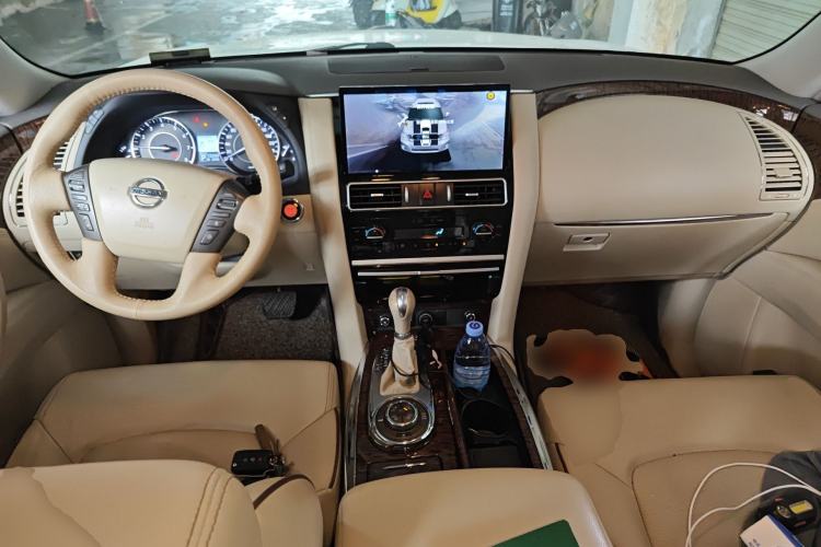 Used Nissan Patrol 2012 5.6L V8 Flagship Edition Center Console