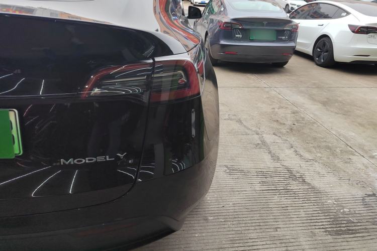 Used Tesla Model Y 2021 Standard Range Rear-Wheel Drive Version
