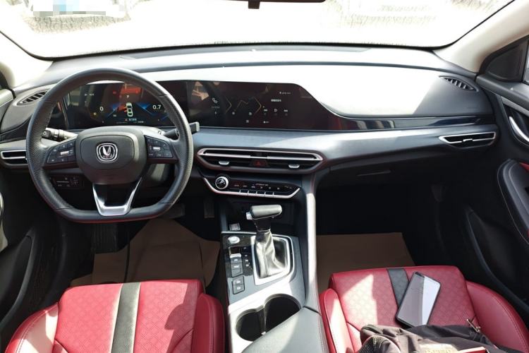 Used CHANGAN Eado 2021 PLUS Blue Whale NE 1.4T GDI DCT Flagship Model Center Console