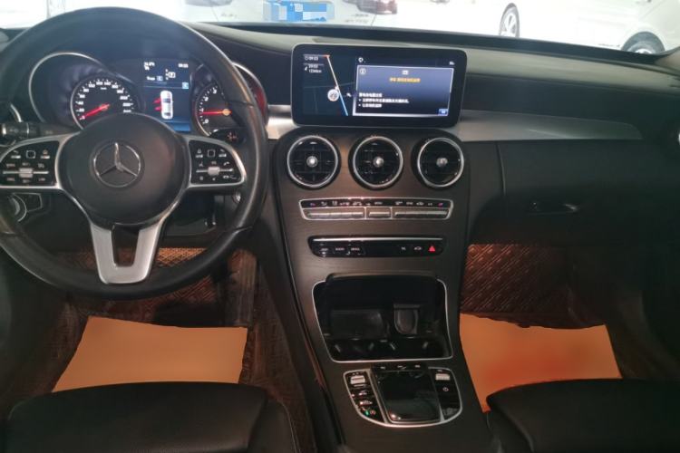 Used Mercedes-Benz C-Class 2019 C 180 L Fashion Edition Sport Version Center Console