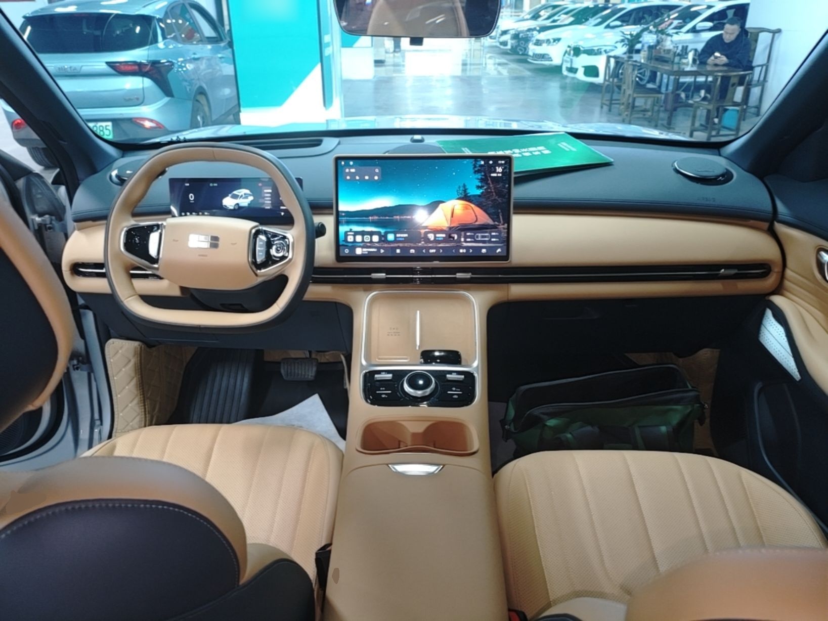 Geely Galaxy Xingjian 7 EM-i 2025 120km Exploration+ Version — снимка 12