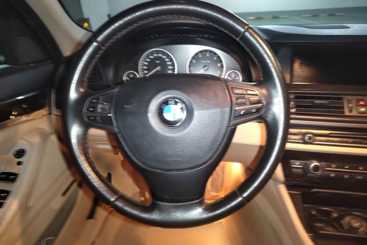 Used BMW 5 Series 2013 530Li Leading Model
